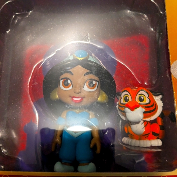 Disney Jasmine and raja figures - Picture 1 of 2